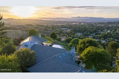 24525 Desert Avenue, Newhall, CA 91321 - Photo 3