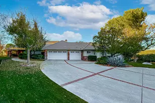 24525 Desert Ave, Newhall, CA 91321 - Photo 3