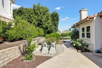 958 Westbluff Place, Simi Valley, CA 93065 - Photo 37