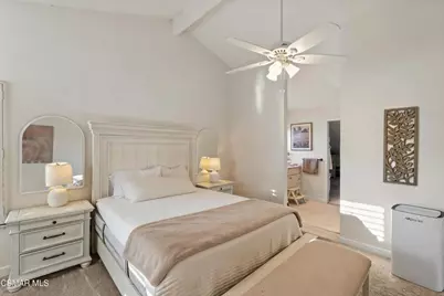 23503 Via Decano, Valencia, CA 91355 - Photo 21