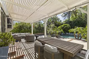 29100 Oakpath Dr, Agoura Hills, CA 91301 - Photo 31