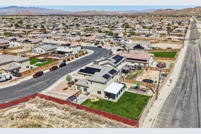 2016 Via Vida Feliz Avenue, Rosamond, CA 93560 - Photo 37
