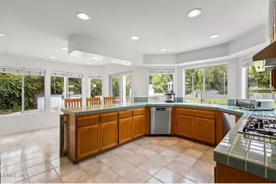 5045 Wagner Way, Oak Park, CA 91377 - Photo 27