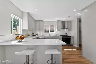 3722 Degnan Boulevard, Los Angeles, CA 90018 - Photo 9