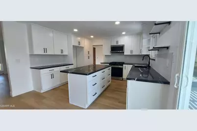 22 Van Dyke Street, Thousand Oaks, CA 91360 - Photo 11