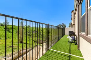 716 Edward Scholle Dr, Camarillo, CA 93010 - Photo 33