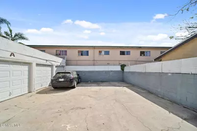 9206 Hoover Street, Los Angeles, CA 90044 - Photo 11