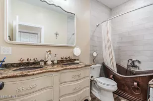 817 N Calle La Sombra, Camarillo, CA 93010 - Photo 21