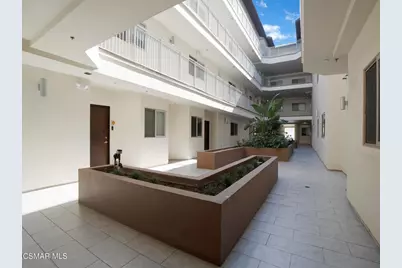 5016 Bakman Avenue #104, North Hollywood, CA 91601 - Photo 7