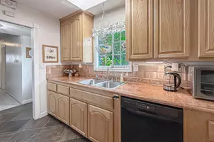1460 Vaquero Dr, Simi Valley, CA 93065 - Photo 17