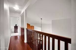 217 Parkview Dr, Oak Park, CA 91377 - Photo 35