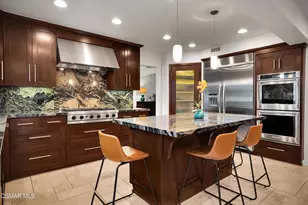 217 Parkview Dr, Oak Park, CA 91377 - Photo 13