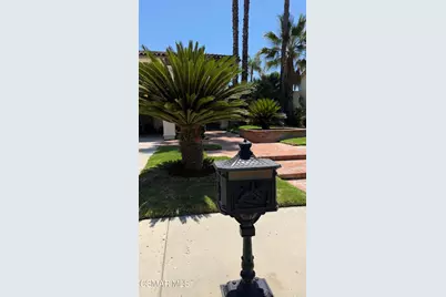 23275 Park Ensenada, Calabasas, CA 91302 - Photo 3