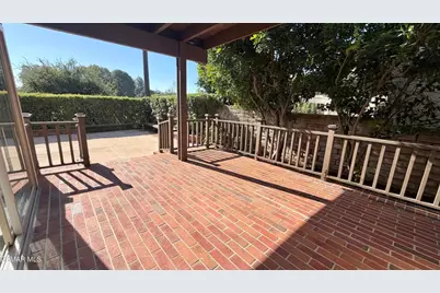 23275 Park Ensenada, Calabasas, CA 91302 - Photo 35