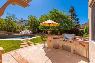 331 Briar Bluff Cir, Thousand Oaks, CA 91360 - Photo 37