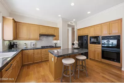 331 Briar Bluff Circle, Thousand Oaks, CA 91360 - Photo 13