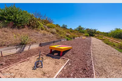 331 Briar Bluff Circle, Thousand Oaks, CA 91360 - Photo 35