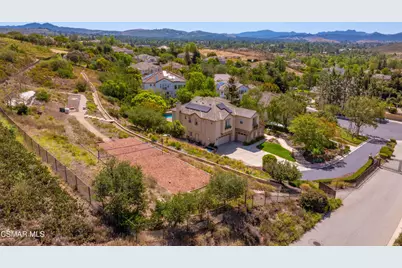 331 Briar Bluff Circle, Thousand Oaks, CA 91360 - Photo 53