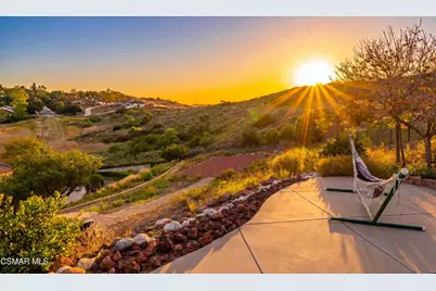 331 Briar Bluff Circle, Thousand Oaks, CA 91360 - Photo 3