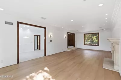 24756 Eilat Street, Woodland Hills, CA 91367 - Photo 21