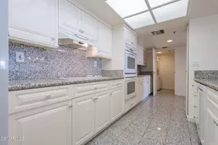 10660 Wilshire Blvd, Los Angeles, CA 90024 - Photo 31