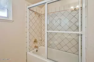 5260 Edgeware Dr, Calabasas, CA 91301 - Photo 29