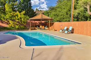 5260 Edgeware Dr, Calabasas, CA 91301 - Photo 53