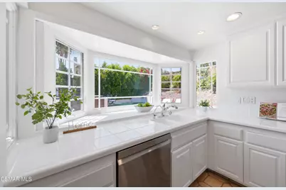 383 Havenside Avenue, Newbury Park, CA 91320 - Photo 11