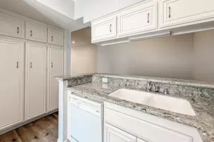 5423 Spanish Oak Ln, Oak Park, CA 91377 - Photo 19
