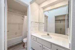 5423 Spanish Oak Ln, Oak Park, CA 91377 - Photo 31