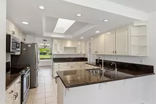 17236 Village 17, Camarillo, CA 93012 - Photo 13