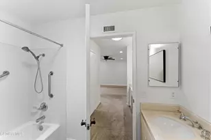 17236 Village 17, Camarillo, CA 93012 - Photo 17