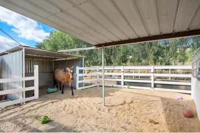 27101 Sand Canyon Road, Canyon Country, CA 91387 - Photo 17