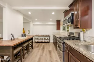 6767 Pheasant Ln, Oak Park, CA 91377 - Photo 11