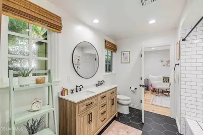 22661 Calvert Street, Woodland Hills, CA 91367 - Photo 31