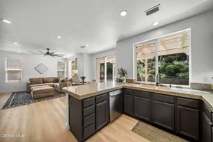 3216 Desert Sage Ct, Simi Valley, CA 93065 - Photo 11