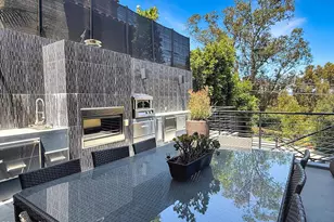 6930 Woodrow Wilson Dr, Los Angeles, CA 90068 - Photo 23