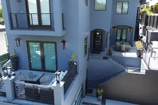 6930 Woodrow Wilson Dr, Los Angeles, CA 90068 - Photo 3