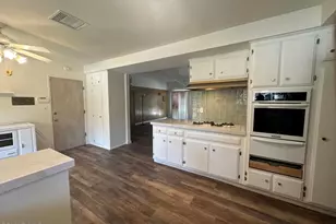 5708 Wilhelmina Ave, Woodland Hills, CA 91367 - Photo 5