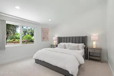 5730 Serrania Avenue, Woodland Hills, CA 91367 - Photo 35