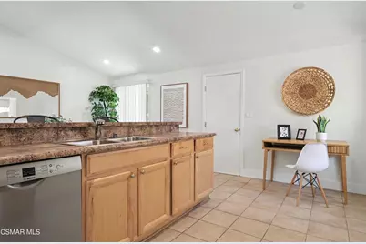 5730 Serrania Avenue, Woodland Hills, CA 91367 - Photo 19