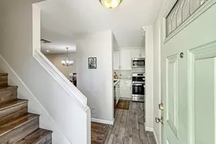 7050 Shoup Ave, Canoga Park, CA 91303 - Photo 3