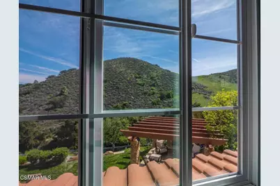 318 Loire Valley Drive, Simi Valley, CA 93065 - Photo 25