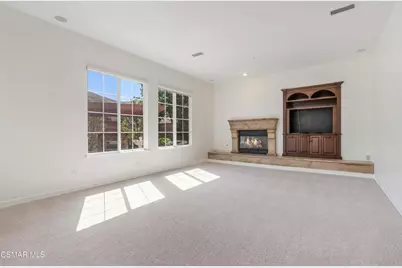 318 Loire Valley Drive, Simi Valley, CA 93065 - Photo 11