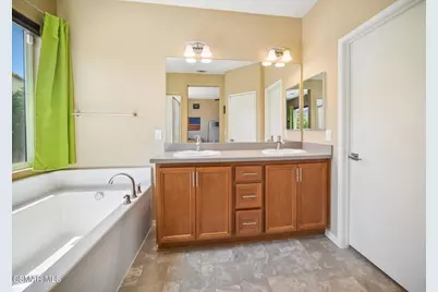 3652 Half Dome Avenue, Rosamond, CA 93560 - Photo 31