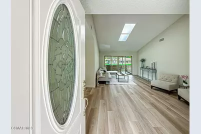 16181 Village 16, Camarillo, CA 93012 - Photo 7
