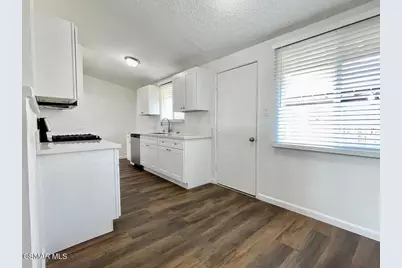 1070 Dennis Avenue, Simi Valley, CA 93065 - Photo 7