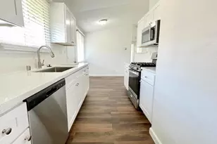 1070 Dennis Ave, Simi Valley, CA 93065 - Photo 11