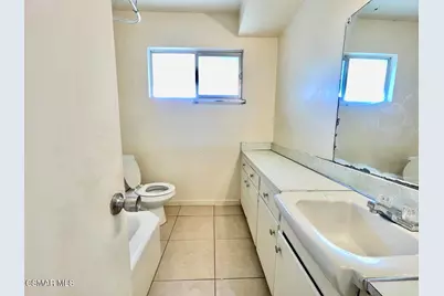 1561 Calzona Court, Simi Valley, CA 93065 - Photo 21