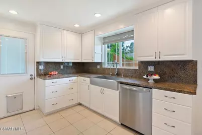 362 S Ridgemont Court, Newbury Park, CA 91320 - Photo 11